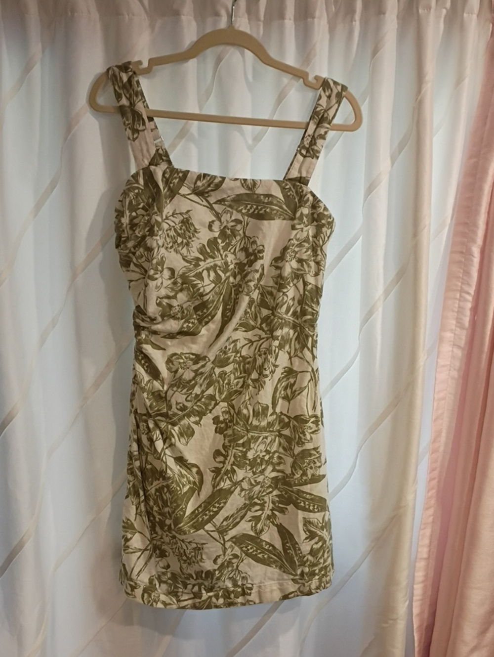 Abercrombie & Fitch Small, Olive Botanical Mini Dress on Cream. Adjustable Strap